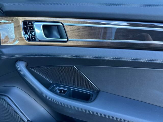 Used 2018 Porsche Panamera 4S AWD/4WD image 19