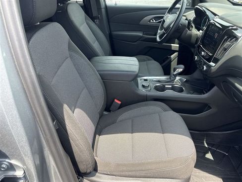 Used 2023 Chevrolet Traverse LT FWD image 26