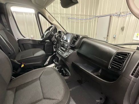 Used 2025 RAM ProMaster 2500 w/ Convenience Group image 12