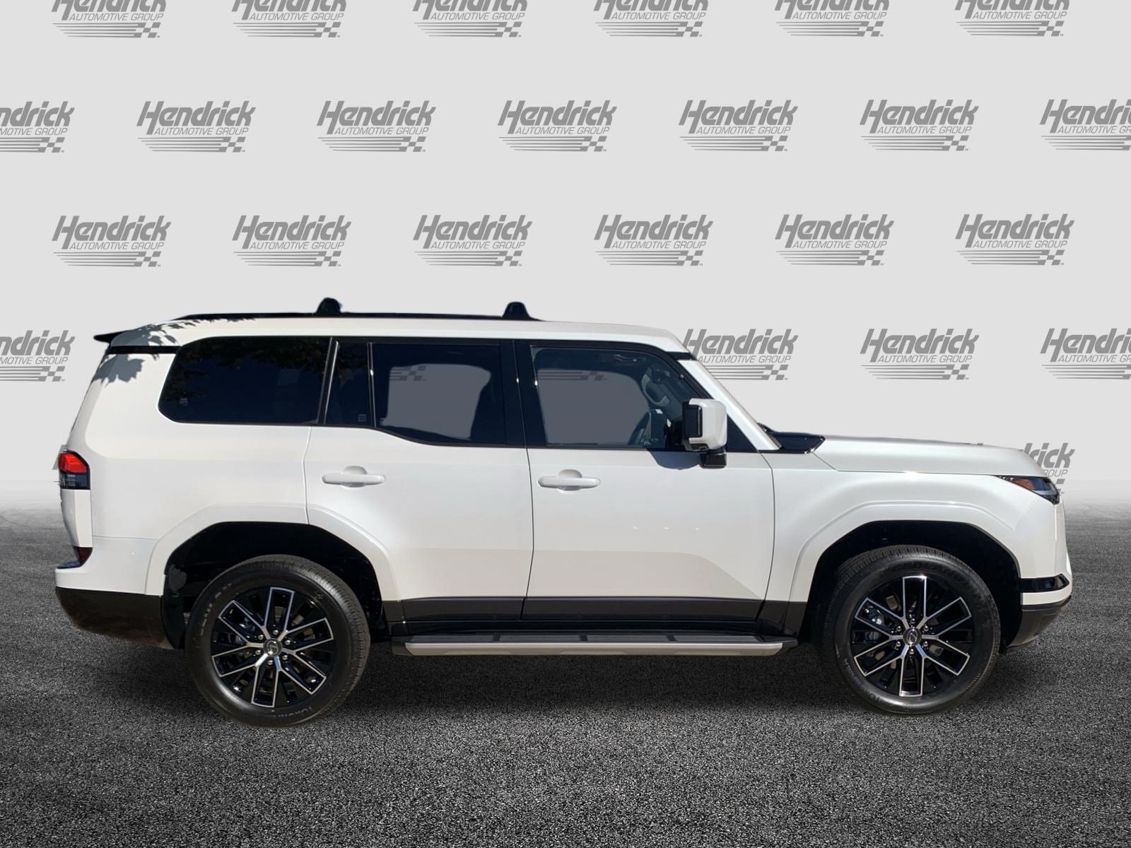 Used 2026 Lexus GX 550 w/ Accessory Package (2T) AWD/4WD image 11