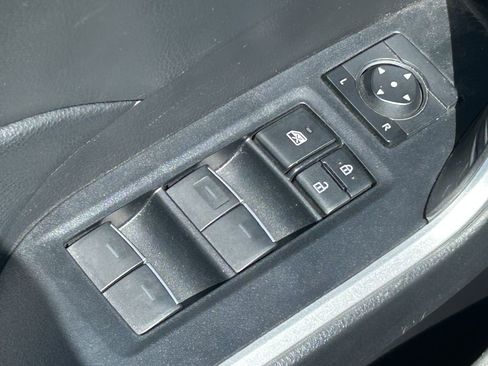 Used 2022 Toyota RAV4 XLE AWD/4WD image 28