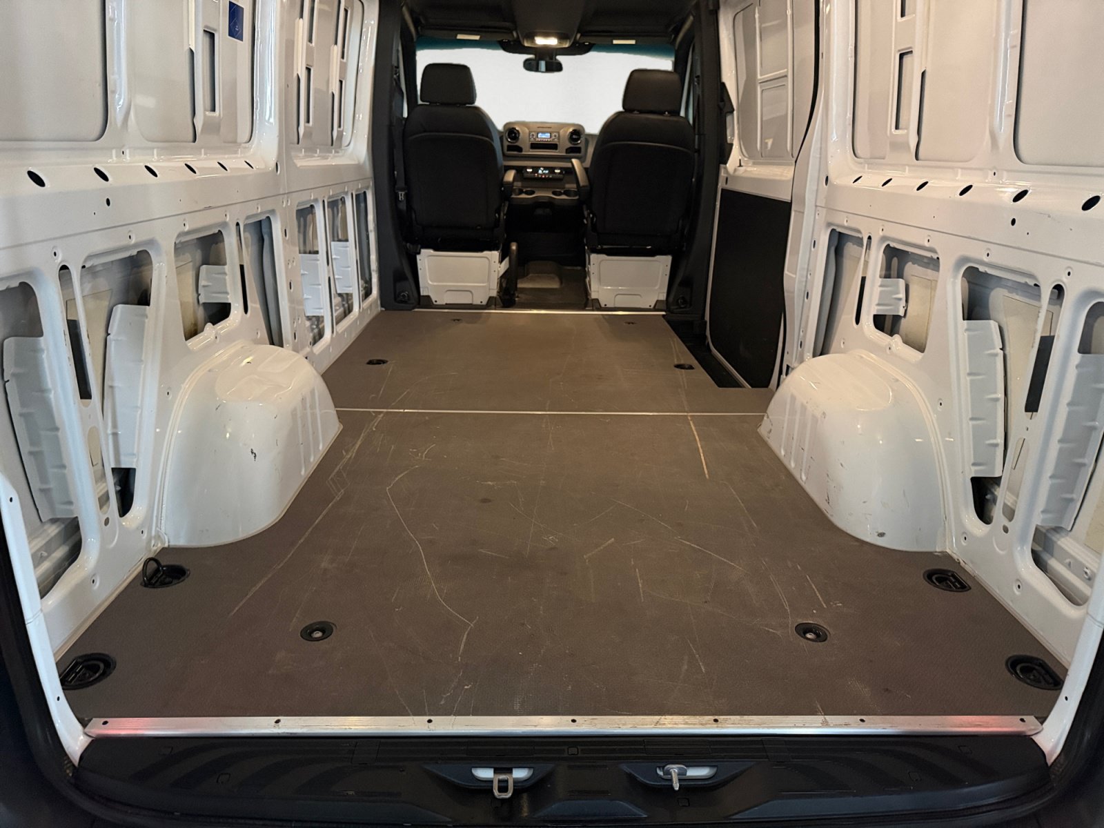 Used 2025 Mercedes-Benz Sprinter 2500 image 19