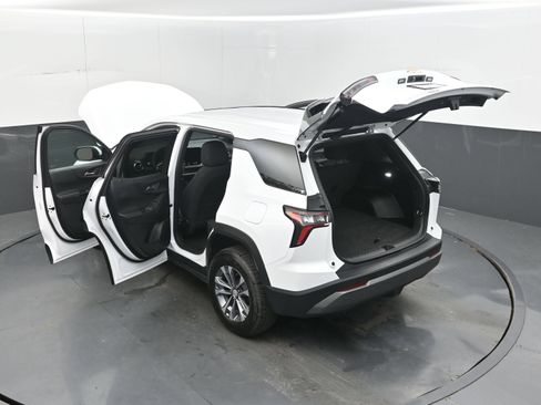 Used 2025 Chevrolet Equinox LT FWD image 44