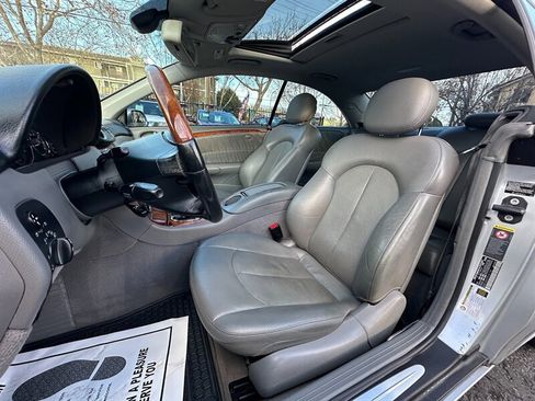 Used 2009 Mercedes-Benz CLK 350 Coupe image 12