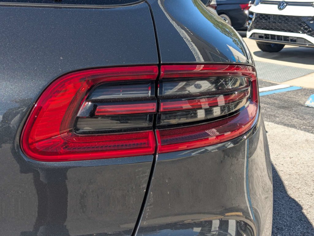 Used 2017 Porsche Macan Turbo AWD/4WD image 14