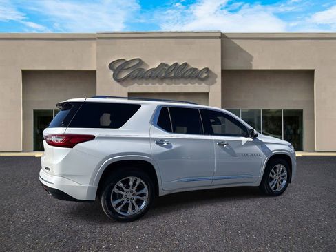 Used 2021 Chevrolet Traverse High Country image 3