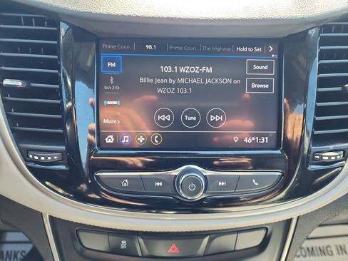 Certified 2020 Chevrolet Trax LT w/ LT Convenience Package image 16