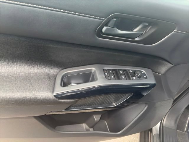 Used 2025 Nissan Pathfinder SV w/ SV Premium Package AWD/4WD image 17