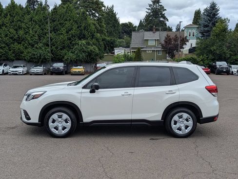 Used 2022 Subaru Forester AWD/4WD image 2