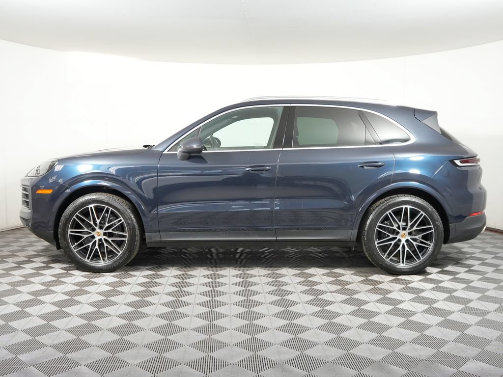 Certified 2024 Porsche Cayenne AWD/4WD image 2