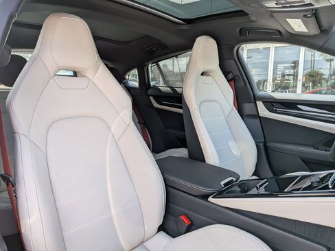 New 2026 Porsche Panamera image 25