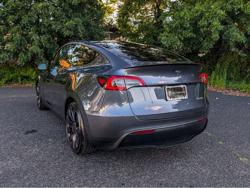 Used 2023 Tesla Model Y Performance AWD/4WD image 8