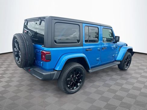 Used 2022 Jeep Wrangler Unlimited Sahara w/ Cold Weather Group AWD/4WD image 6