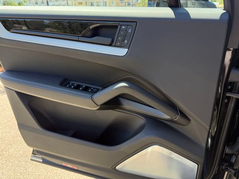 New 2025 Porsche Cayenne Coupe AWD/4WD image 26
