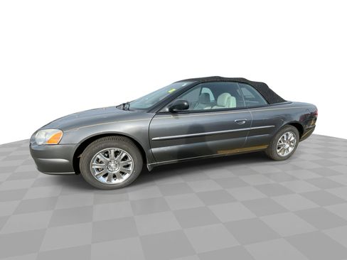 Used 2005 Chrysler Sebring Limited image 1