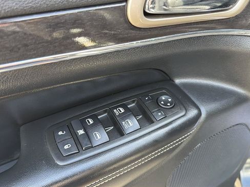 Used 2014 Jeep Grand Cherokee Limited w/ Trailer Tow Group IV AWD/4WD image 14