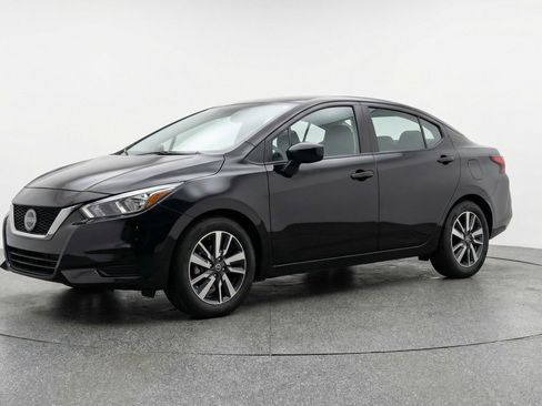 Used 2025 Nissan Versa SV image 3