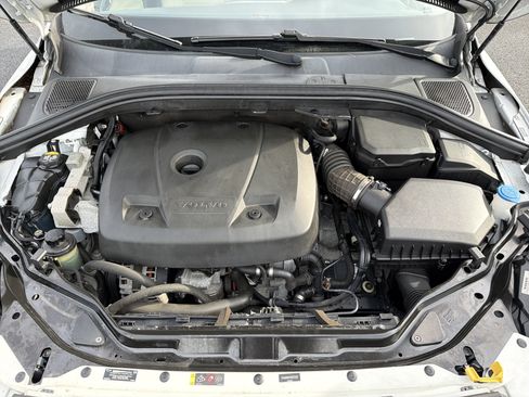 Used 2016 Volvo XC60 T6 w/ Climate Package image 10