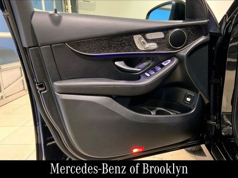 Used 2022 Mercedes-Benz GLC 300 4MATIC image 23