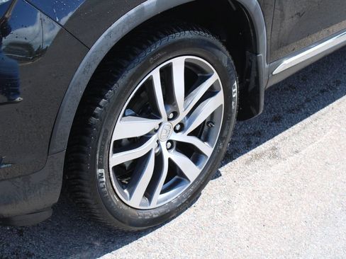 Used 2017 Honda Pilot Touring image 11