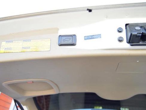 Used 2013 Toyota Highlander Limited image 45