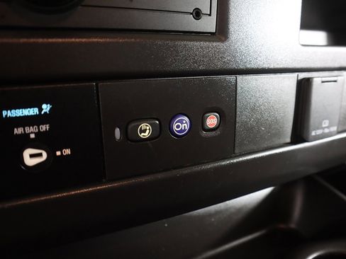 Used 2024 GMC Savana 2500 w/ Driver Convenience Package image 31