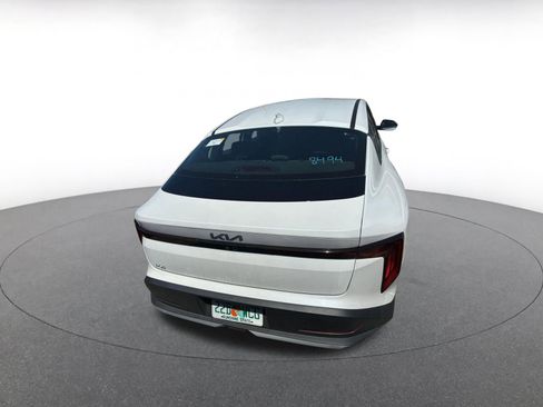 Used 2025 Kia K4 LXS image 4