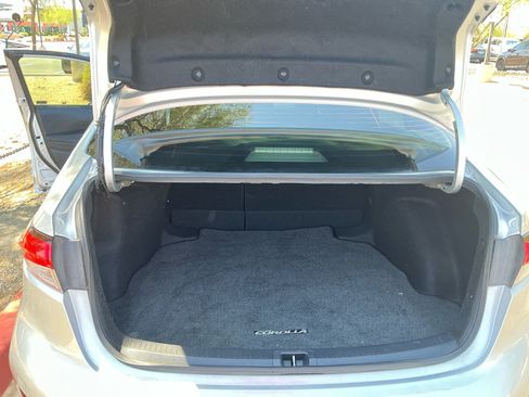 Used 2020 Toyota Corolla LE w/ Carpet Mat Package (TMS) FWD image 29