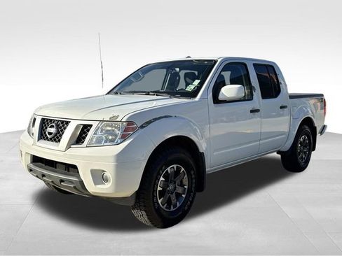 Used 2018 Nissan Frontier PRO-4X image 3