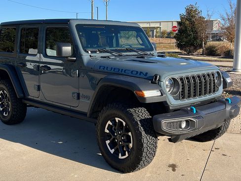 Used 2025 Jeep Wrangler Unlimited Rubicon 4xe w/ Convenience Group image 5