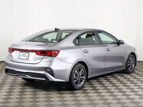 Used 2024 Kia Forte LXS FWD image 8
