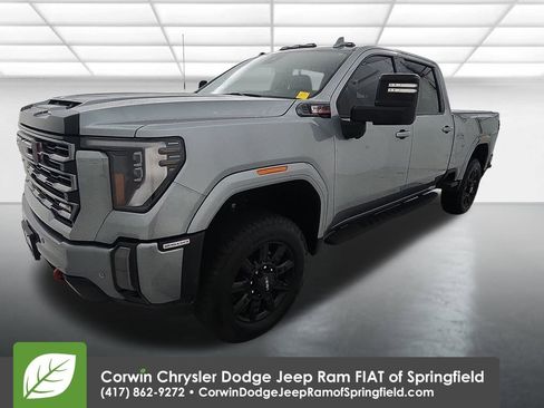 Used 2024 GMC Sierra 2500 AT4 w/ Technology Package image 4