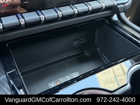 New 2026 GMC Yukon XL AT4 w/ AT4 Premium Package AWD/4WD image 18