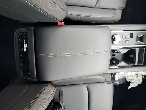 New 2025 Nissan Pathfinder SL w/ SL Premium Package image 27