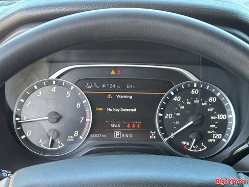 Used 2023 Nissan Titan SV AWD/4WD image 24