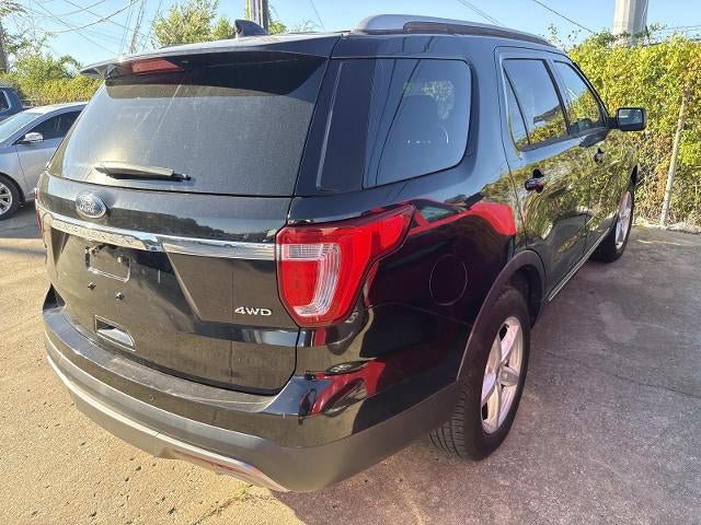 Used 2017 Ford Explorer XLT w/ Equipment Group 202A AWD/4WD image 4