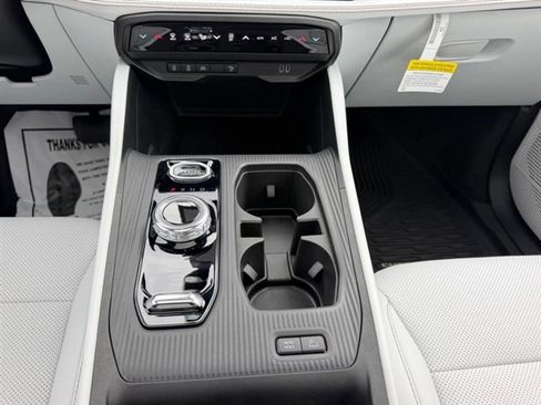 New 2026 Jeep Cherokee Limited AWD/4WD image 17