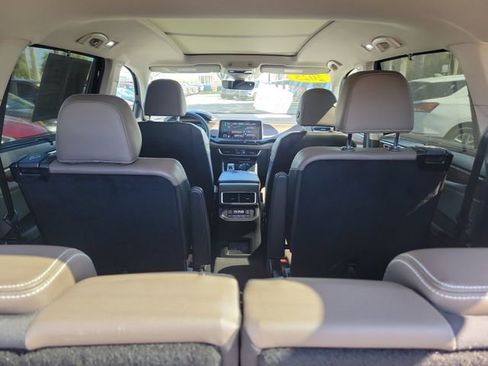 Used 2025 Volkswagen Atlas SEL image 8