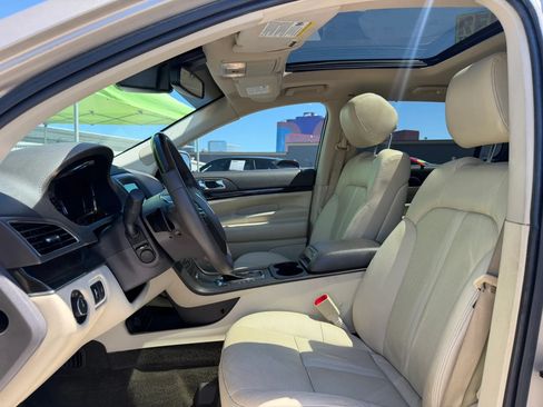 Used 2017 Lincoln MKT AWD image 12