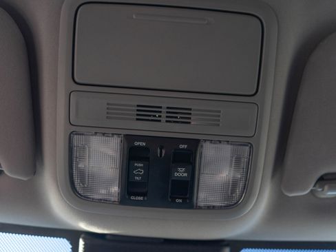 Used 2024 Honda Odyssey EX-L image 24