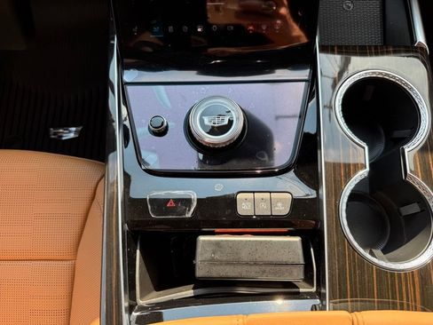New 2026 Cadillac Escalade Luxury w/ Touring Package AWD/4WD image 27