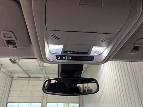 Used 2024 GMC Terrain SLE image 14