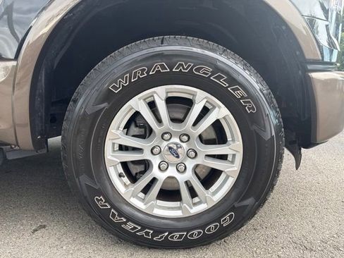 Used 2015 Ford F150 Lariat w/ Equipment Group 501A Mid AWD/4WD image 9