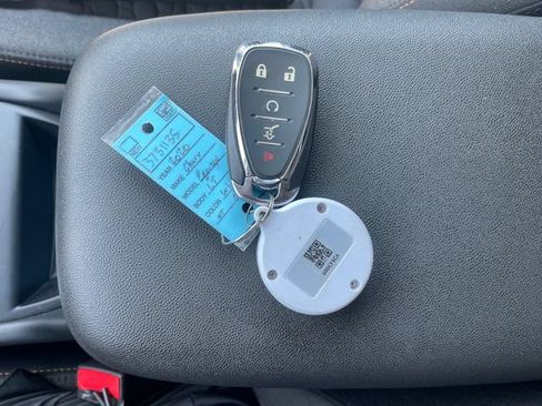 Used 2020 Chevrolet Equinox LT FWD image 35