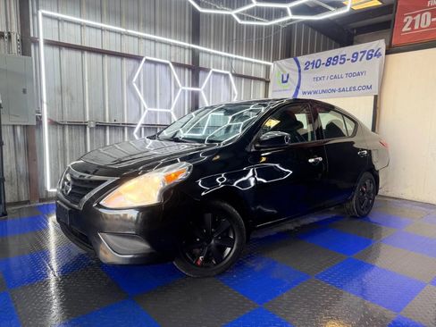 Used 2016 Nissan Versa SV image 7