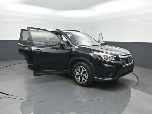 Used 2020 Subaru Forester Premium image 40