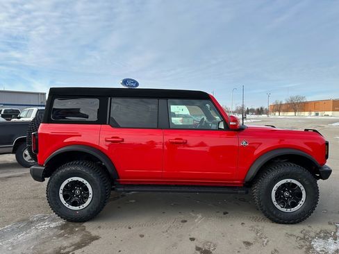 New 2024 Ford Bronco Outer Banks w/ Sasquatch Package image 6