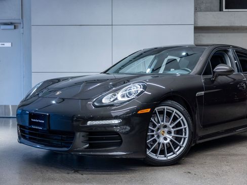 Used 2015 Porsche Panamera image 22