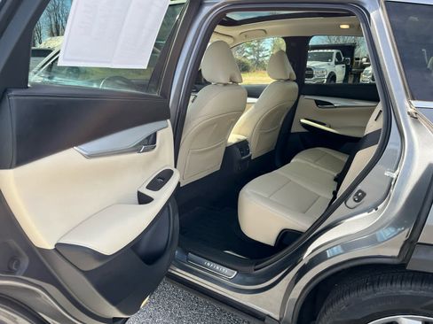 Used 2021 INFINITI QX50 Luxe image 19