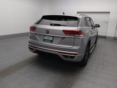 Used 2021 Volkswagen Atlas Cross Sport SE w/ Panoramic Sunroof Package FWD image 7